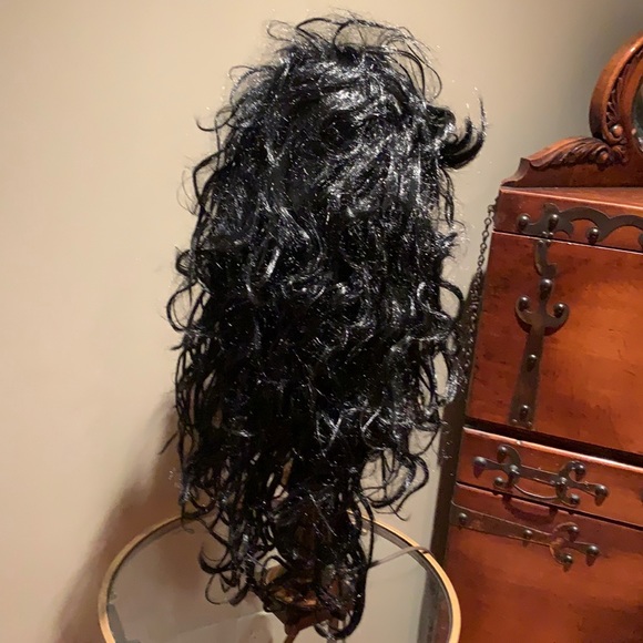 Wig - Picture 1 of 8